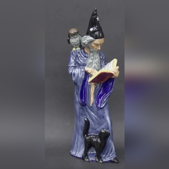 Royal Doulton: The Wizard - Picture 1 of 4